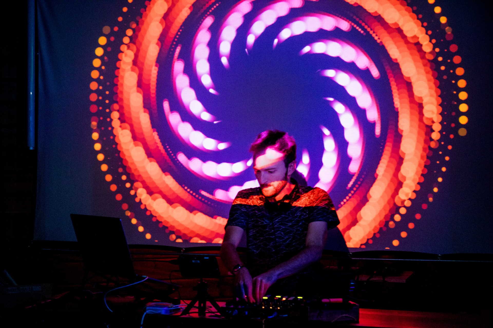 Audiovisual (DJing + VJing)
